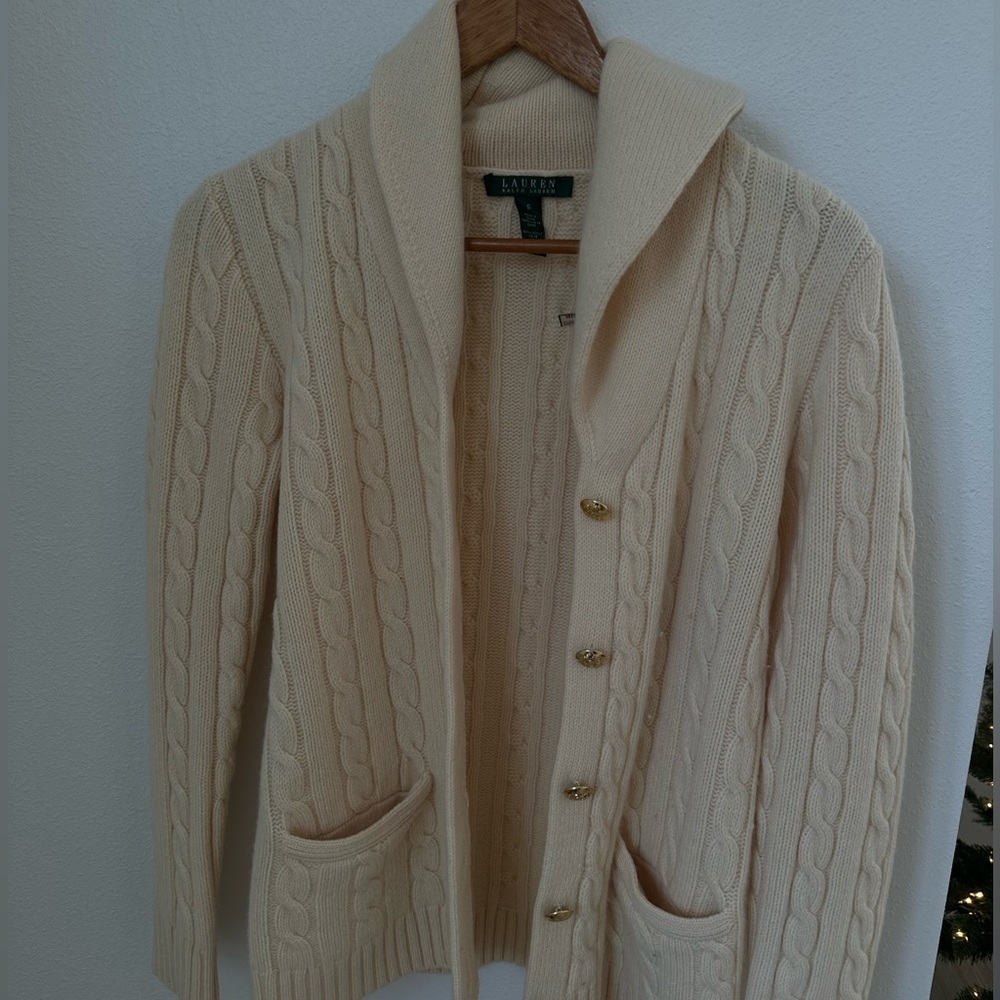 Vintage Ralph Lauren! Like new.. stunning 90% wool, gold buttons